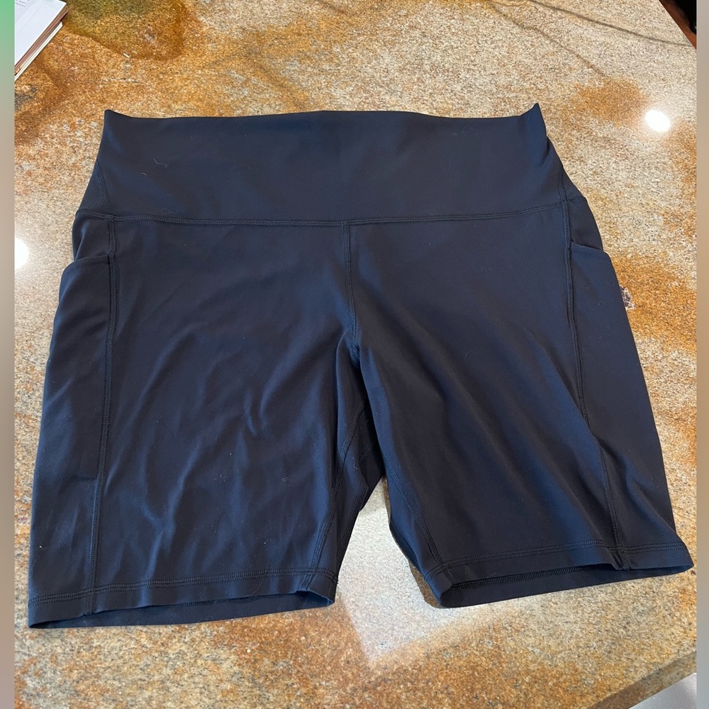 Lululemon Wunder Train High-Rise Short 6"